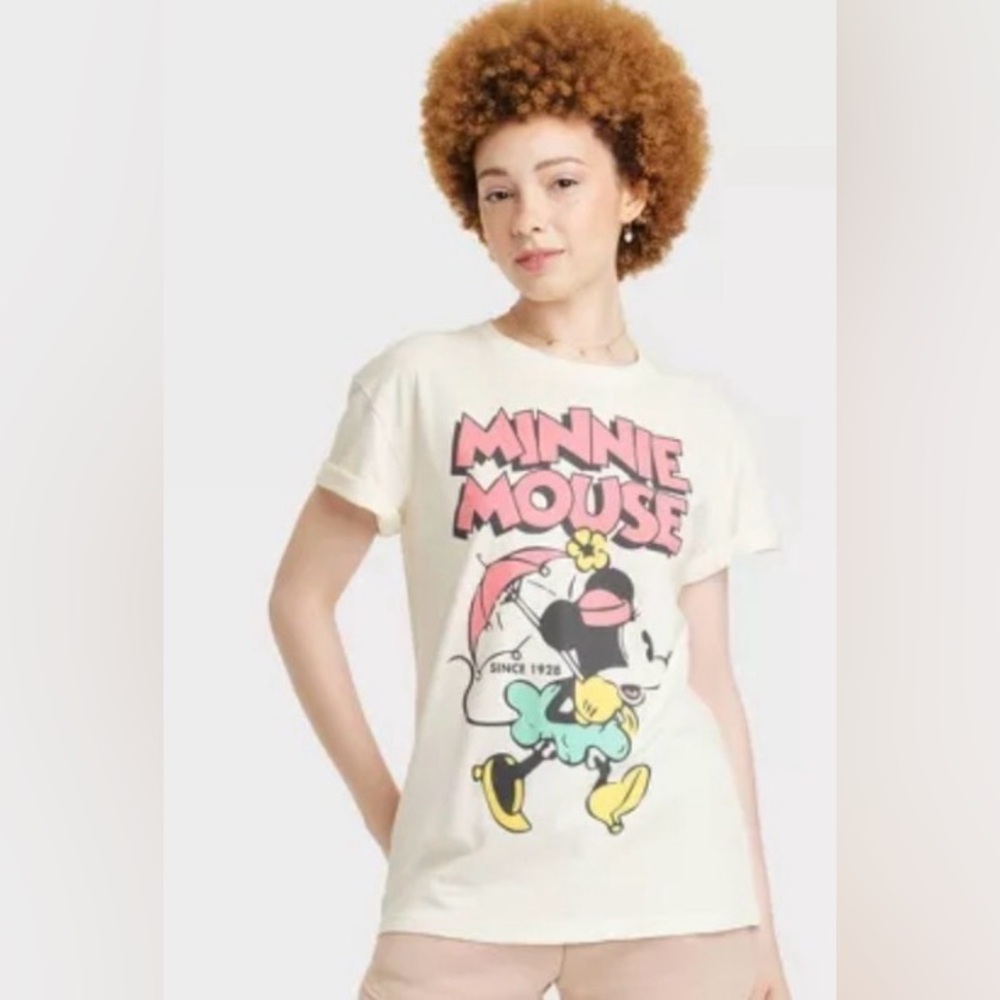 Disney Minnie size XXL
Mouse Retro Short Sleeve
Graphic T-Shirt - off White